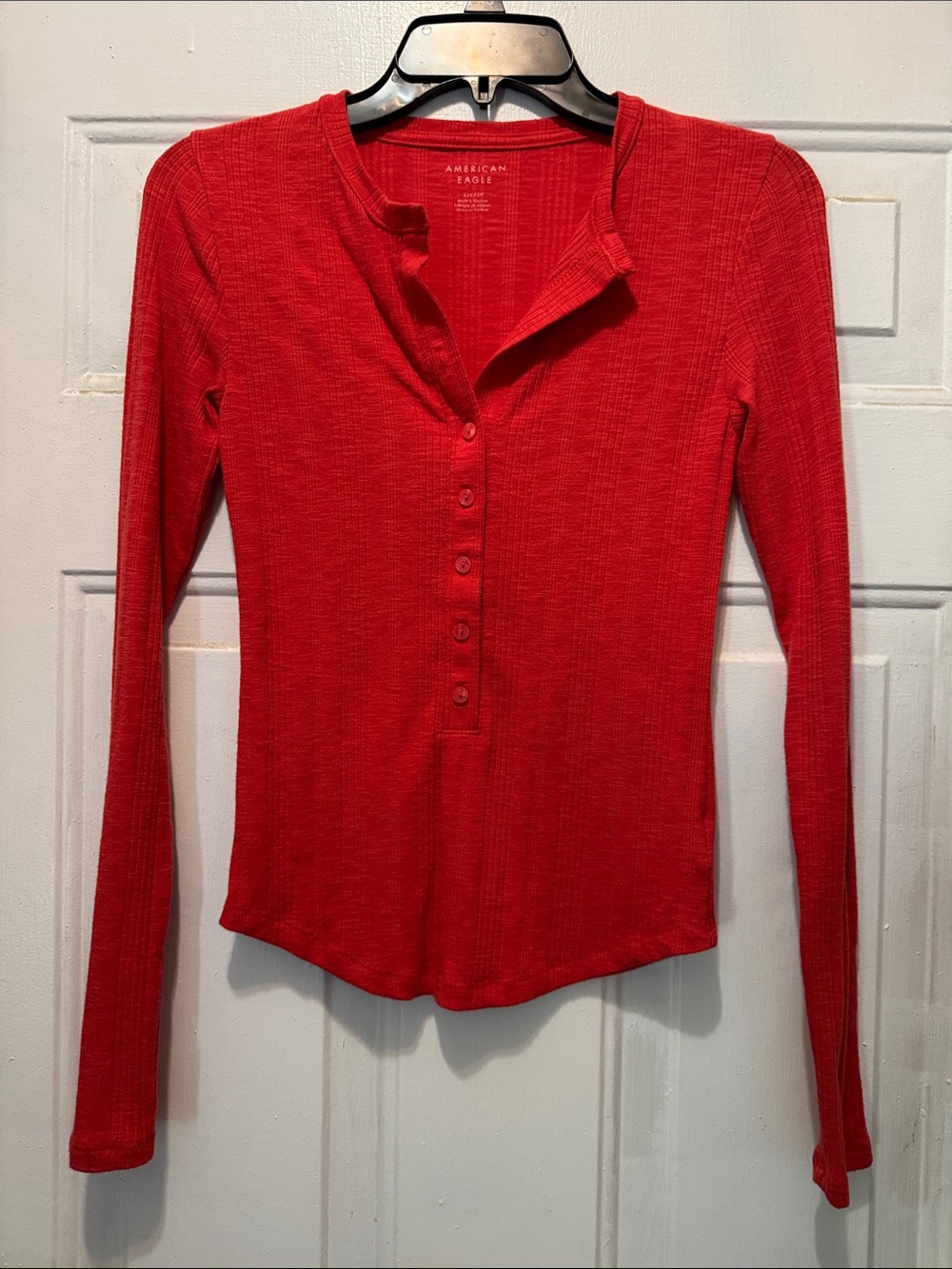 EUC American Eagle Outfitters Red Ribbed Henley Long Sleeve Top
